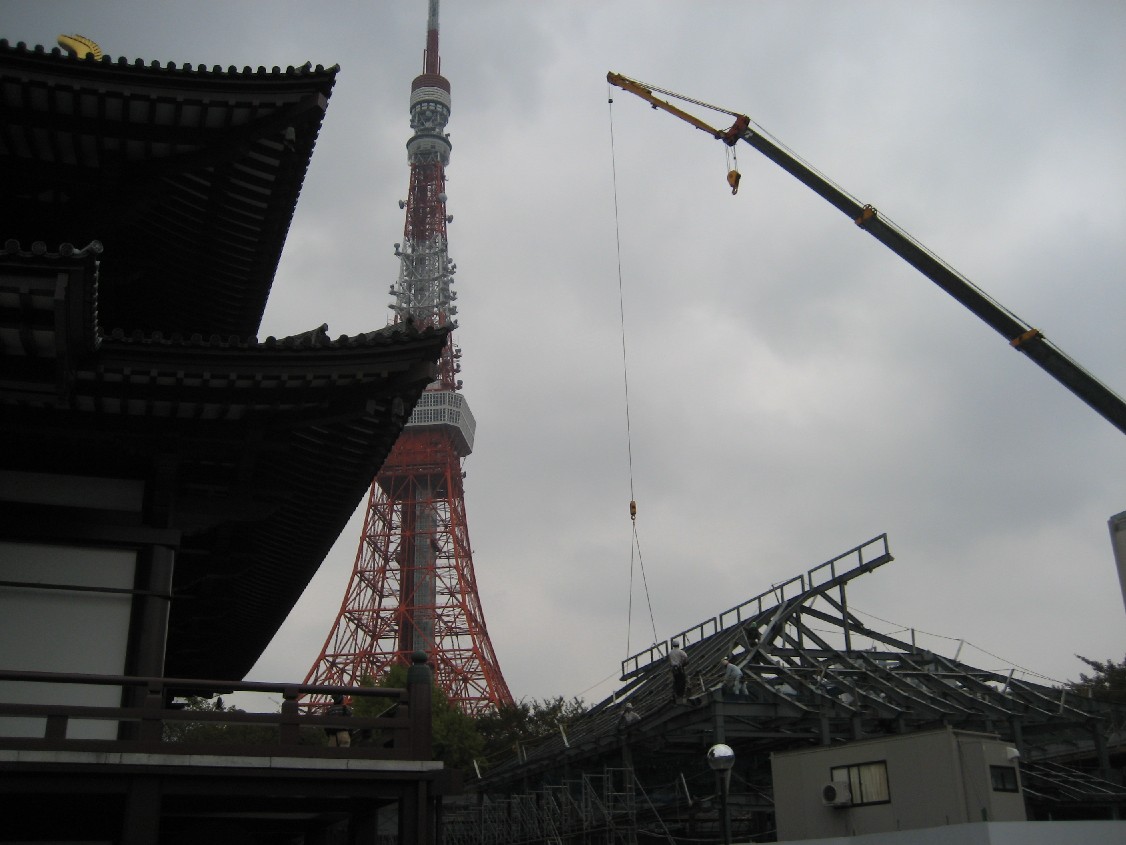 画像: 増上寺と東京タワー
